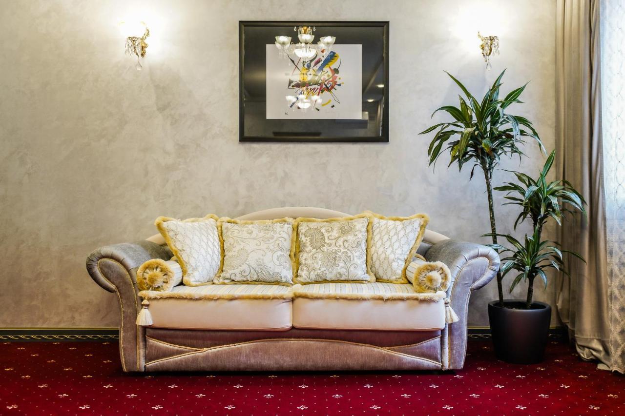Imperial Palace Hotel มินสก์ ภายนอก รูปภาพ